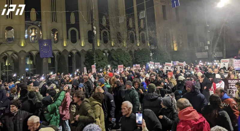 აქციის მონაწილეებმა რუსთაველის გამზირი გადაკეტეს