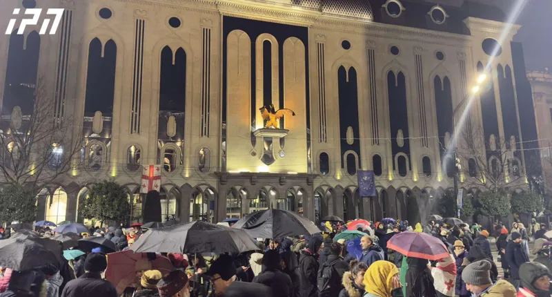 The protest rally has resumed near the parliament: demonstrators have blocked Rustaveli Avenue
