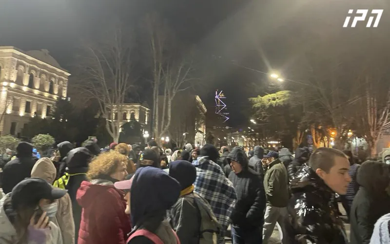 The protest has resumed near the Parliament – the protesters have blocked Rustaveli Avenue