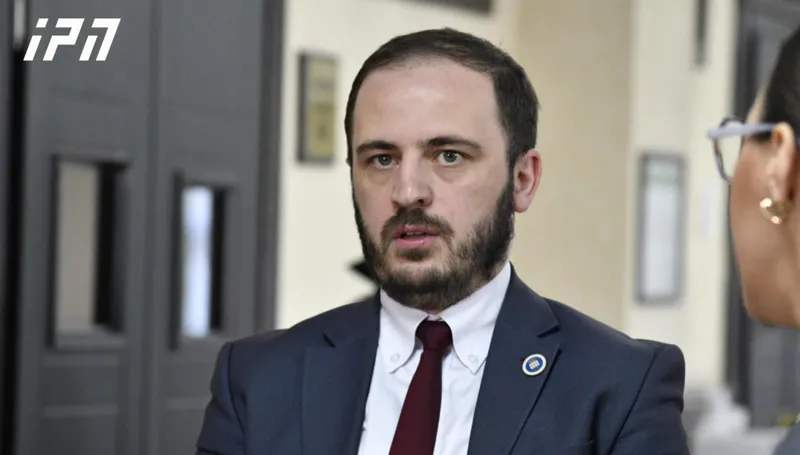 პროკურორის ინფორმაციით, 22 წლის თამაზ მთივლიშვილის მკვლელობაში ბრალდებული გიორგი პაპაშვილი, რომელიც საერთაშორისო ძებნაში იმყოფებოდა, ინტერპოლმა რუსეთში დააკავა