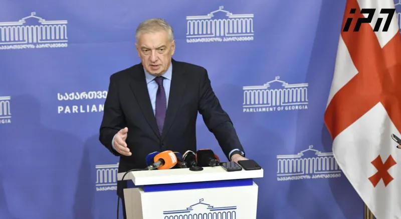 Gia Volski: Paata Burchuladze用他的身体侮辱格鲁吉亚国旗，当他裹着它走来走去——“国家运动”相信应该流血，而Paata想要误导公众，让他们以为抗议将是和平的。