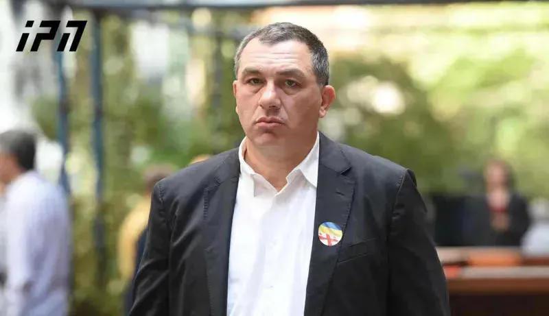 吉加·博克利亚：塔玛尔·切尔戈雷什维利是我们团队的杰出领导者，我也要道歉，而国家运动发现合作很困难，在那里米哈伊尔·萨卡什维利不占据中心位置，并且他们的不负责任行为受到批评。