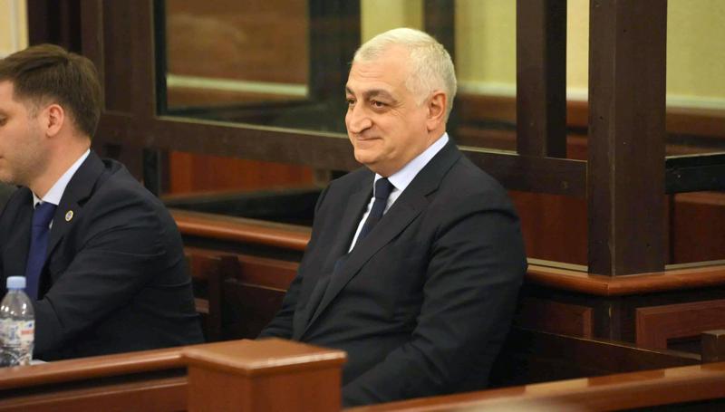 Mamuka Khazaradze 被判处8个月监禁，并被禁止担任公职2年。