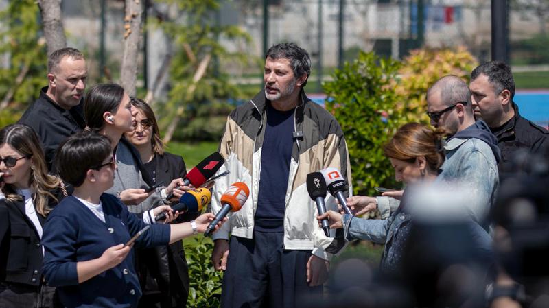 თბილისის მერი გლდანის მეოთხე მიკრორაიონში სკვერის მოწყობის სამუშაოებს გაეცნო