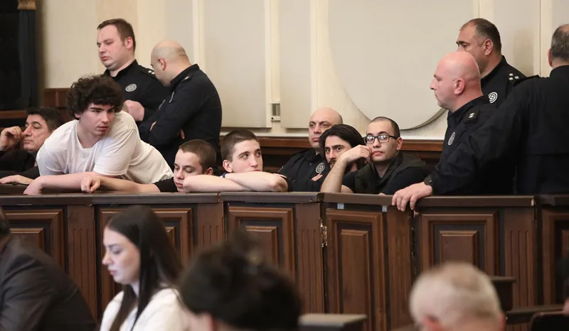 В Тбилисском городском суде проходит досудебный процесс по делу обвиняемых в организации группового насилия и участия в нем Звиада Цецхладзе и еще 7 лиц