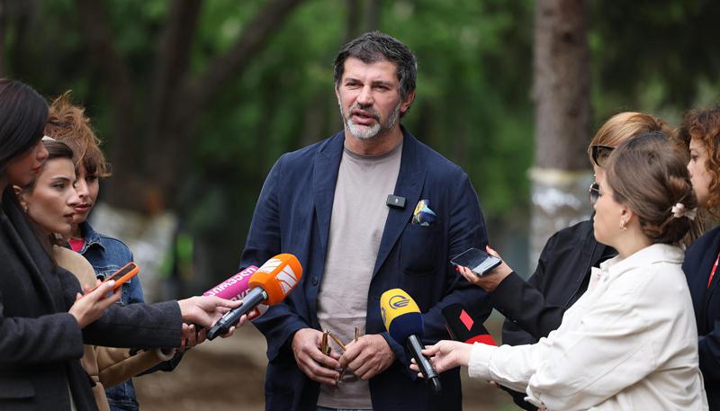 卡卡·卡拉泽：尼卡·梅利亚是一个被拘留的人，我不想对一个被拘留的人说太多——他的行为和行动是不适当的，他是一个激进团体的代表，该团体是从外部控制的。