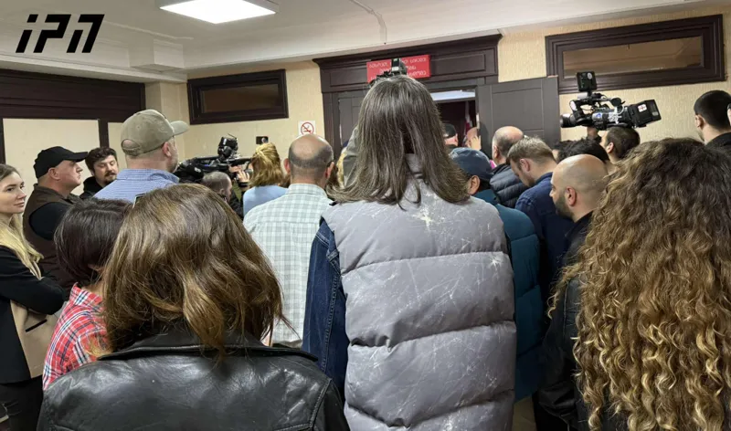 Commotion occurs in Tbilisi City Court, where trial of Tornike Skhvitaridze, accused of insulting a police officer, is to be held
