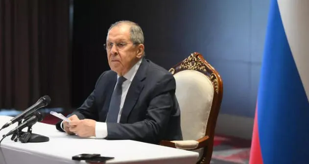 სერგეი ლავროვი - თითქმის მთელი ევროპა რუსეთის წინააღმდეგ ნაცისტური დროშის ქვეშ ომს აწარმოებს და მხარს უჭერს ზელენსკის ღიად ანტირუსულ რეჟიმს, რომელიც ნაცისტური დივიზიის შევრონებიან მებრძოლებს ხორცსაკეპ მანქანაში ყრის