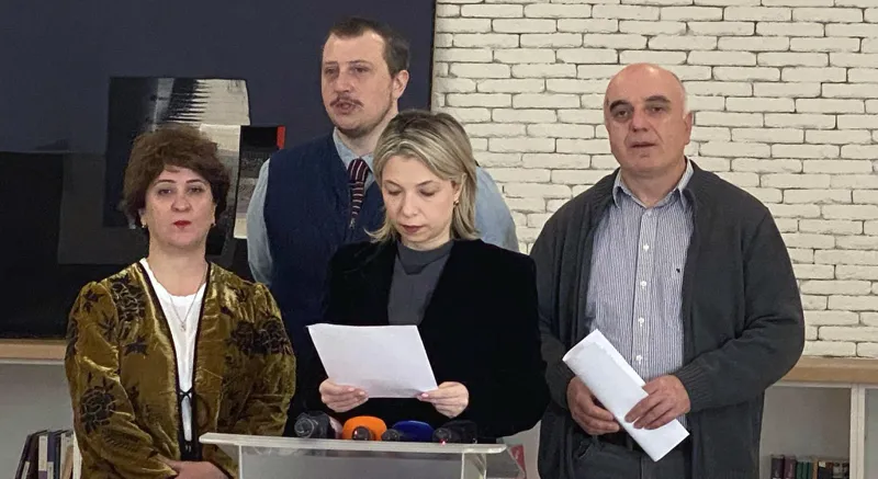 Нино Ломджария - Неправительственные организации присоединяются к идее Дня единства и свободы 9 мая и призывают всех встать вместе, на площади Европы