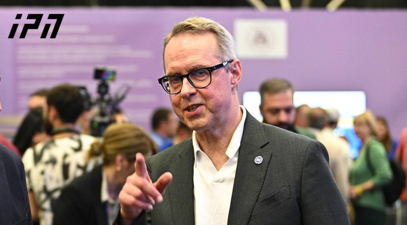 彼得·菲舍尔 - 在当前条件下，在格鲁吉亚的这一进程下，德国不再致力于扩大事宜 - 最有可能的是，在12月，欧洲理事会将确认这一点，并由于格鲁吉亚方面的行动而关闭该文件。