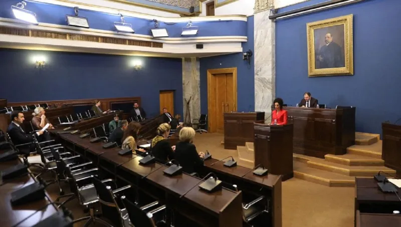 პარლამენტის საგარეო ურთიერთობათა კომიტეტმა „დიპლომატიური სამსახურის შესახებ" კანონში ცვლილებებს მხარი დაუჭირა