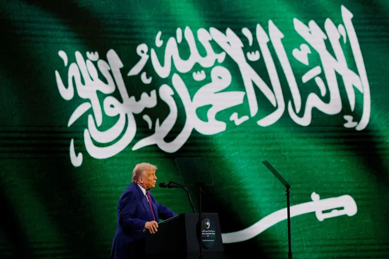 Дональд Трамп заявляет, что снимет санкции с Сирии