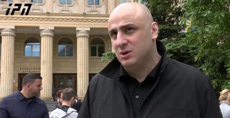 据报道，Nika Melia 被拘留。