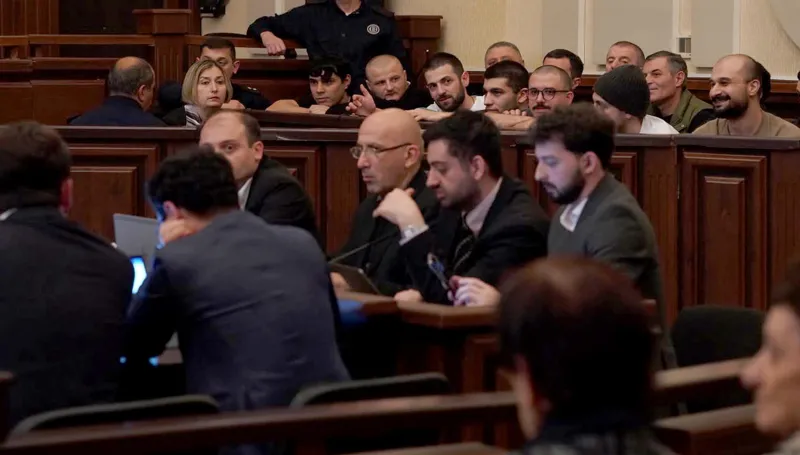 რევაზ კიკნაძის ადვოკატი მოსამართლეს - თქვენ არც ერთ ჩემს შუამდგომლობას არ აკმაყოფილებთ, მაგრამ სტრასბურგის სასამართლოსთვის დარღვევებს გიგროვებთ