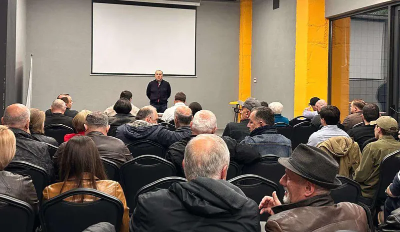 პაატა ბურჭულაძე - ბევრი ვარიანტია, რომ ჩვენ თვითონ ჩავატაროთ არჩევნები, იქნება დევიზი: “არ ჩაგატარებინებთ ცრუ არჩევნებს!” - ვიღაცას შეიძლება გაეცინოს არჩევნების ტელეფონით ჩატარებაზე, მაგრამ ამის კარგი პრაქტიკა იყო ესტონეთში