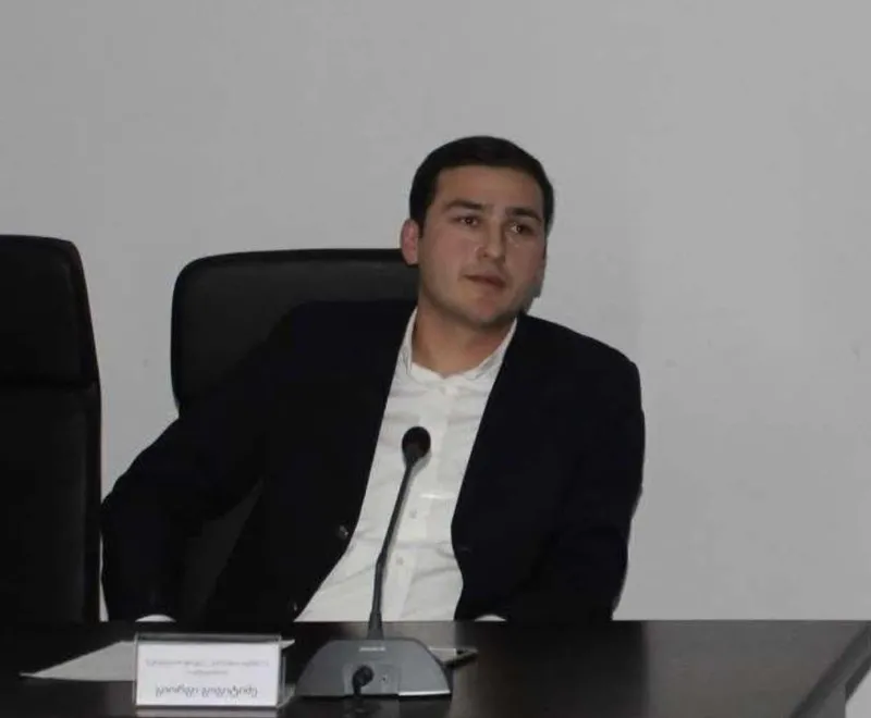 ქობულეთის საკრებულოს ფრაქცია „ქართული ოცნების“ თავმჯდომარე გიორგი გოგიტიძემ თანამდებობა დატოვა