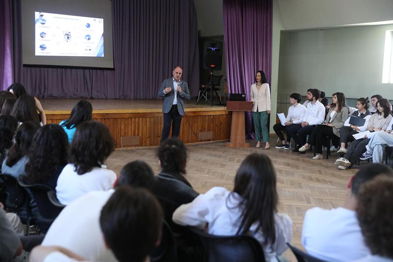 დავით ნარმანიამ საჯარო სკოლის მოსწავლეებს ენერგეტიკისა და ეკონომიკის საფუძვლები გააცნო