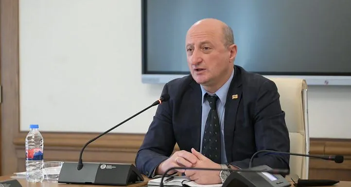 დავით ლორთქიფანიძე - სულიკო ასათიანს მარცხენა თვალი ჰქონდა გამოთხრილი, ყელი გამოგლეჯილი, ხელები დამტვრეული, მისმა მეუღლემ მითხრა, „დენს შეიძლება ასეთი რაღაც გაეკეთებინაო?“ - ყველამ იცის, რომ ეს ადამიანი არც დენს მოუკლავს და არც შეტაკებაში დაღუპულა