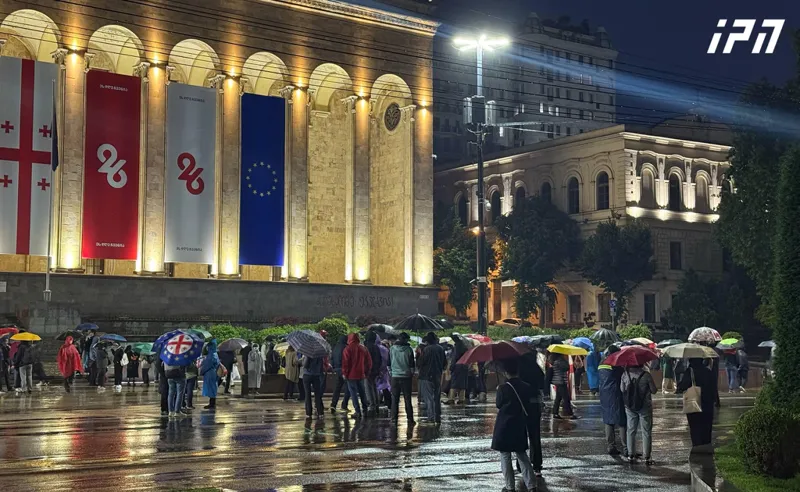 პარლამენტთან საპროტესტო აქცია განახლდა - აქციის მონაწილეებმა რუსთაველის გამზირი გადაკეტეს