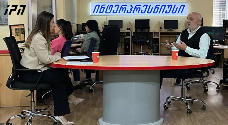 გია ხუხაშვილი ოპოზიციას - რას იყოფთ ბატონებო? ზურაბიშვილმა როგორ უნდა გაგაერთიანოთ, თუ ერთმანეთის მიმართ ზიზღს ასხივებთ? ან შემდეგი ნაბიჯები ხომ უნდა გქონდეთ გათვლილი? ვაშაძე ახლა რომ ფიქრობს, მოფიქრებული უნდა ჰქონდეს