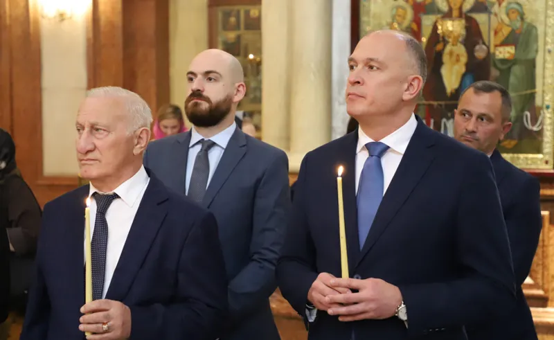 აფხაზეთობასთან და სვიმონ კანანელის ხსენების დღესთან დაკავშირებით სამების საკათედრო ტაძარში წირვა-ლოცვა აღევლინა
