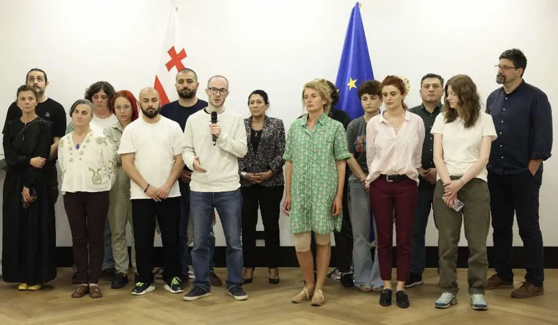 26 მაისის საორგანიზაციო ჯგუფის წევრი - ამ დღესასწაულზე საზოგადოება, რომელიც დამოუკიდებლობისთვის იბრძვის, აკეთებს სხვადასხვა სახის პროგრამას, გამოფენებს, საბავშვო და შემეცნებით ღონისძიებებს - ეს იქნება მშვიდობიანი დღე