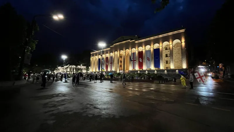 რუსთველის გამზირზე საპროტესტო აქცია მიმდინარეობს