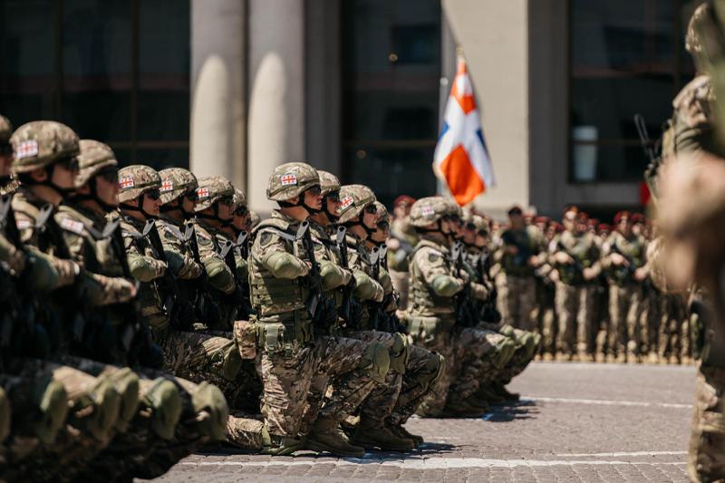 独立日的准备工作正在进行中——除了自由广场，应征者将在全国其他五个历史场所宣誓入伍。