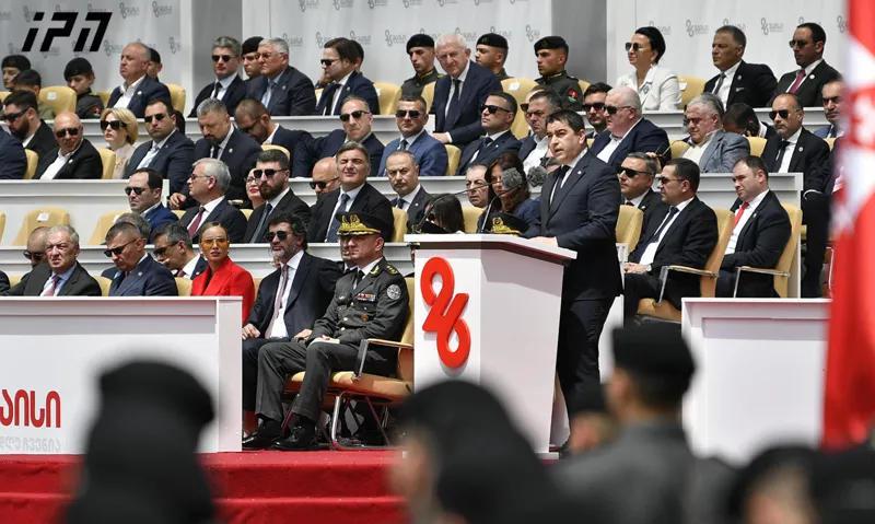 Shalva Papuashvili: 今天，世界正处于动荡时期。在我们眼前，价值观正在被破坏，敌友正在混淆，很容易让人困惑并迷失方向。我们主要的指导罗盘是传承至今的三种神圣宝藏——我们的家园、我们的语言和我们的信仰！