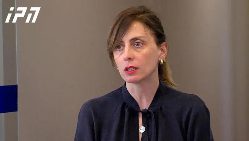 卡蒂娅·德卡诺伊泽：随着南高加索地区伟大的地缘政治和平协议的临近，并且俄罗斯的影响力正在丧失，俄罗斯人正在以战争威胁格鲁吉亚人民——我们正在目睹一场不可想象的背叛