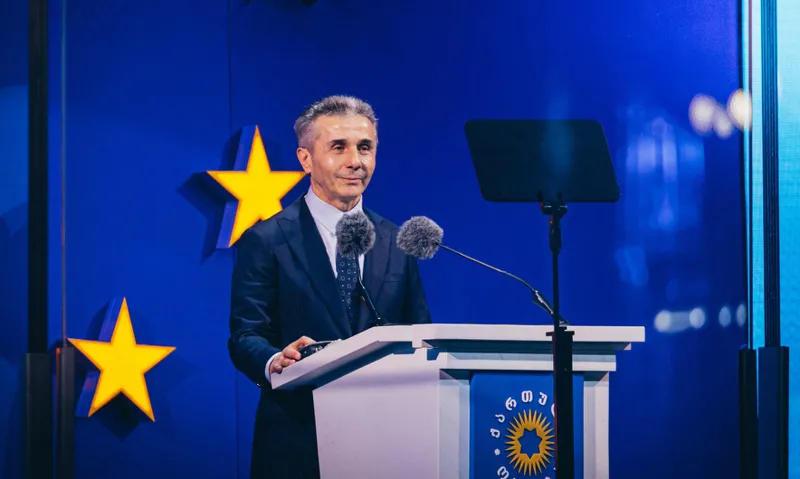 别德齐纳·伊万尼什维利：怎么会80%的人支持一个政党，而1万人发动政变呢？这不可思议！