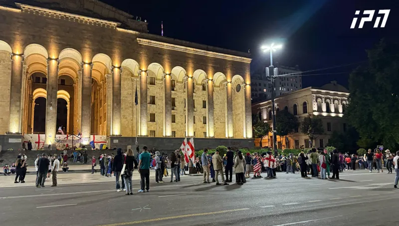 პარლამენტთან საპროტესტო აქცია მიმდინარეობს