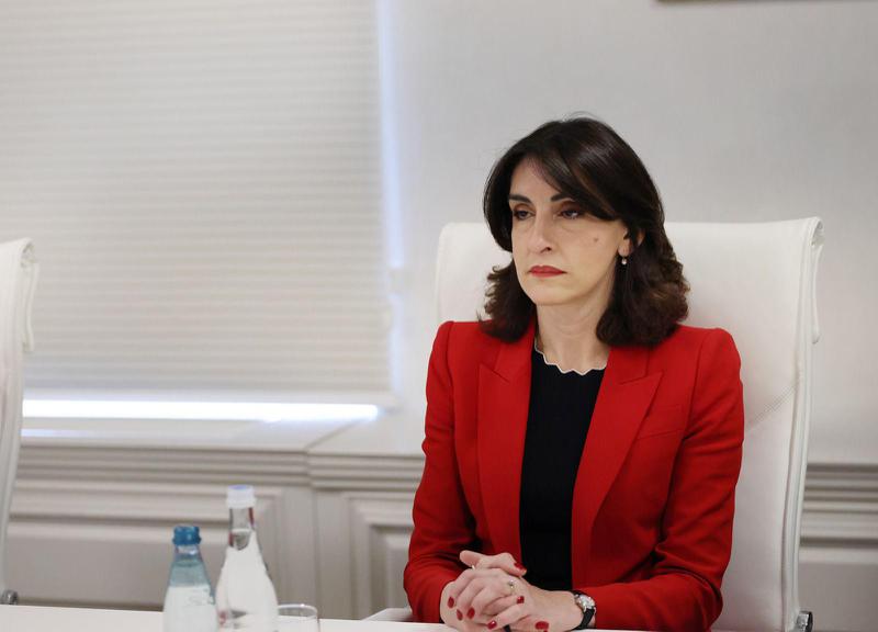 马卡·博乔里什维利：外交部既不是  非政府组织也不是国际组织，因此，我们不需要咨询任何人来了解我们国家需要什么。