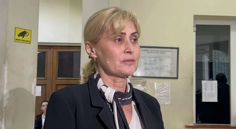 მზია ამაღლობელის ადვოკატი - ეჭვი არ გვეპარებოდა, რომ ტკივილზე საუბარი სიმულაცია -  დღევანდელ პროცესზე მოწმემ ისაუბრა ბუნებრივ რეფლექსებზე, რაც ირაკლი დგებუაძეს არ  ჰქონია
