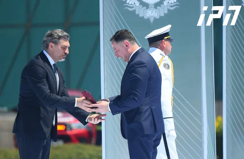 ვახტანგ გომელაურს „სამშობლოსა და ერის წინაშე, განსაკუთრებული დამსახურებისათვის“  ვახტანგ გორგასლის პირველი ხარისხის ორდენი გადაეცა