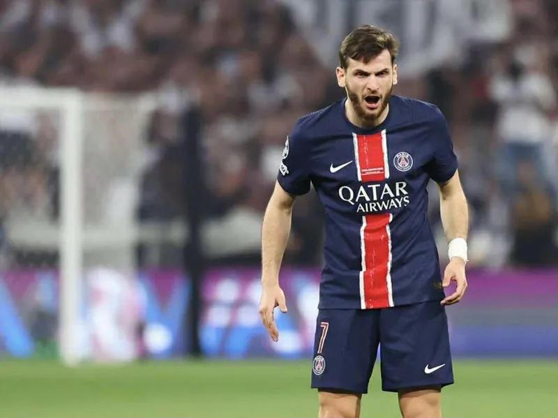 在冠军联赛决赛中，赫维查·克瓦拉特斯克利亚对阵国际米兰时进球了。