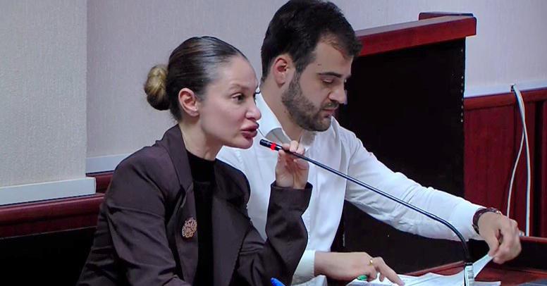 活动家 Albi Kordzaia 表示，他因侮辱警察 Bidzina Zhamerashvili 的案件而被判处5天的行政拘留。