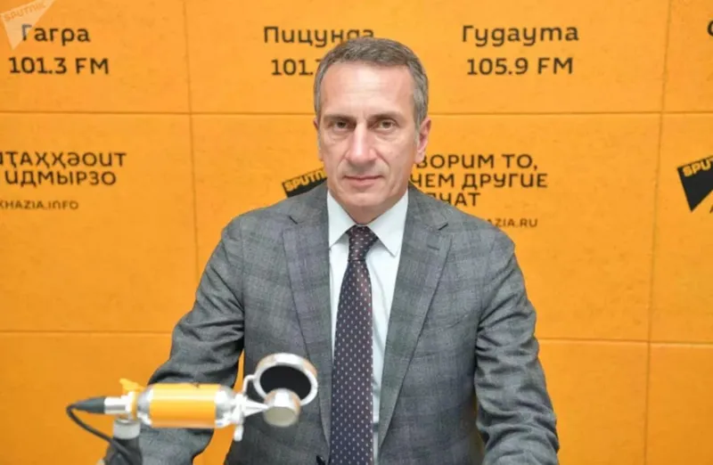 ოკუპირებული აფხაზეთის ე.წ. საგარეო საქმეთა მინისტრი - როდესაც მაღალი თანამდებობის პირები აცხადებენ, რომ მზად არიან, ბოდიში მოიხადონ, მოინანიონ, ცუდი არაფერია, თუმცა, საჭიროა რეალურ ნაბიჯებზე გადავიდეთ