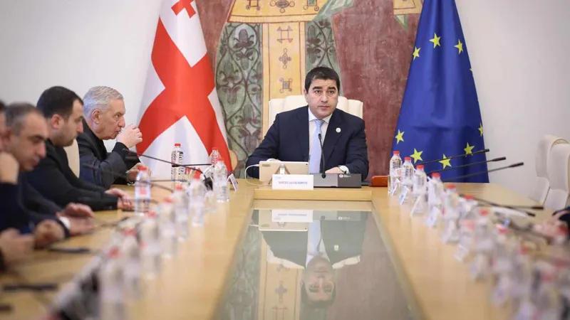 Shalva Papuashvili 关于加哈里亚的政党：他们已经收到了80万格鲁吉亚拉里资金，却没有在议会度过哪怕一天——随着授权的终止，该政党将暂停资金6个月。