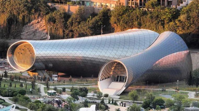 “Rike Jugs”的所有者再次改变了。