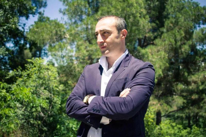 科特·伊奥塞利亚尼已被地方法官传唤接受审问。