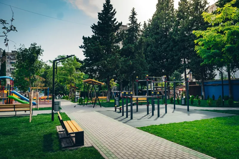 გლდანის მეხუთე მიკრორაიონში სკვერი რეაბილიტირდა