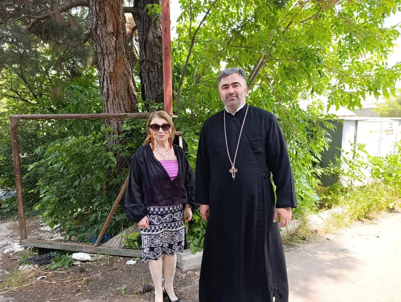 რელიგიის საკითხთა სახელმწიფო სააგენტოს თანამშრომლებმა, სოფელ საირხის წმინდა ნინოს სახელობის მართლმადიდებელი სკოლის წარმომადგენლებს ჰუმანიტარული ტვირთი გადასცეს