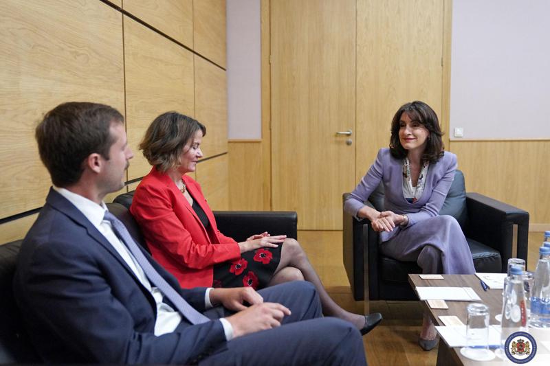 美国大使馆就托埃尔克与马卡·博乔里什维利会晤发布声明。