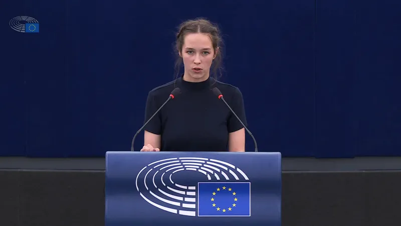 ლენა შილინგი - მზია ამაღლობელის „ქეისი“ თავდასხმაა პრესის თავისუფლებაზე - ოპოზიციონერი ლიდერები, აქტივისტები და არტისტები დაპატიმრებულნი არიან წინააღმდეგობისთვის სისტემის მიმართ, რომელიც დემოკრატიას შლის და რუსულ კონტროლს ამყარებს
