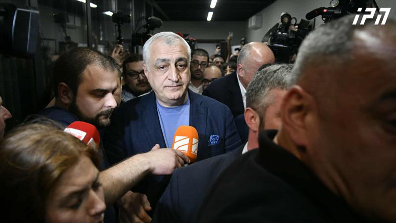 马穆卡·哈扎拉泽：别迪兹纳的仆人穆鲁西泽的法院发布了一个无耻的判决，对我的同志、党成员和爱国格鲁吉亚人——每个人都会在自由和公平的审判中被严格追究责任。