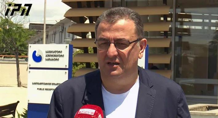 兹维亚德·科尔扎泽：马穆卡·哈扎拉泽正在锻炼身体并且状态良好——我们讨论了与继续法律斗争相关的事项。