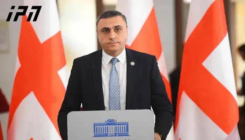 Davit Matikashvili：在目前可用的信息基础上，并且我们无权对这一信息的真实性提出任何怀疑，在发现Tornike Rizhvadze不省人事的地点发现了一封信。目前正在对这封信的真实性进行鉴定。