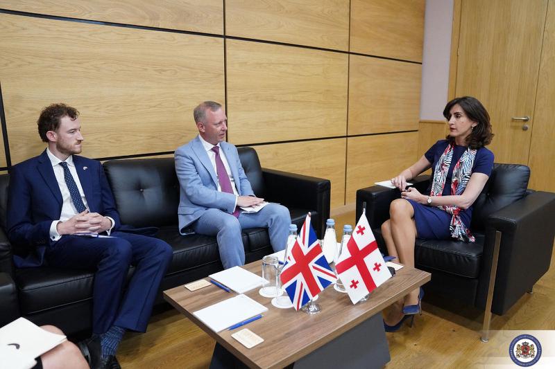 外交部：Maka Botchorishvili在与英国大使Gareth Ward的会晤中强调，英国代表们的声明和行动，包括制裁，给战略伙伴关系和友谊投下了阴影。