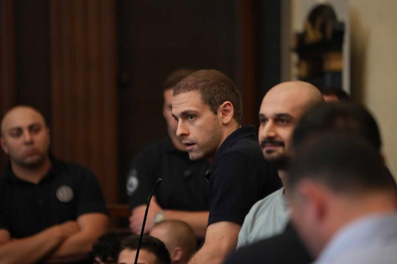 安德罗·奇钦纳泽、奥尼塞·茨哈达泽 和其他九个人的最终听证会正在法院进行中——被告将发表结案陈述，之后将宣布判决。